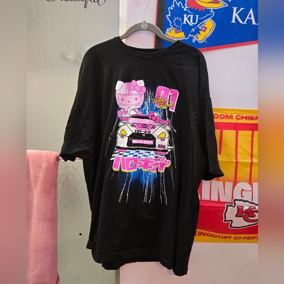 Hello Kitty Tokyo Speed Racing T-shirt - Picture 1 of 5